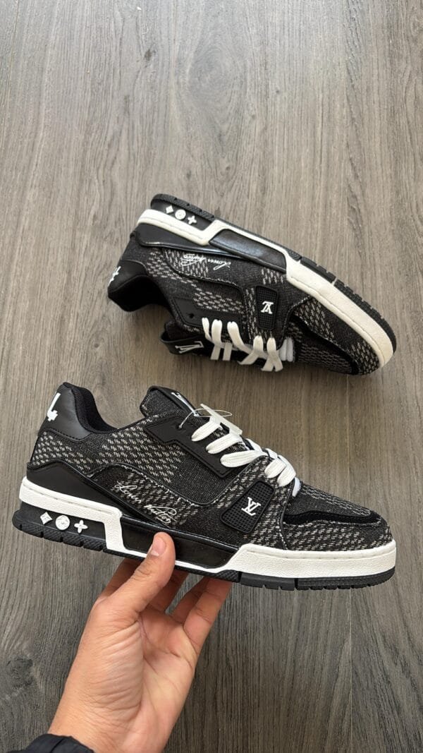 LOUIS VUITTON Trainer 2024/2025 Edition