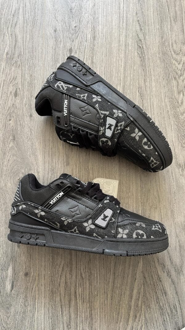 LOUIS VUITTON Trainer 2024/2025 Edition