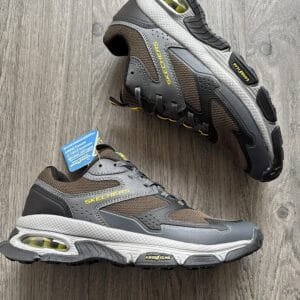 SKECHERS Sleek Envoy