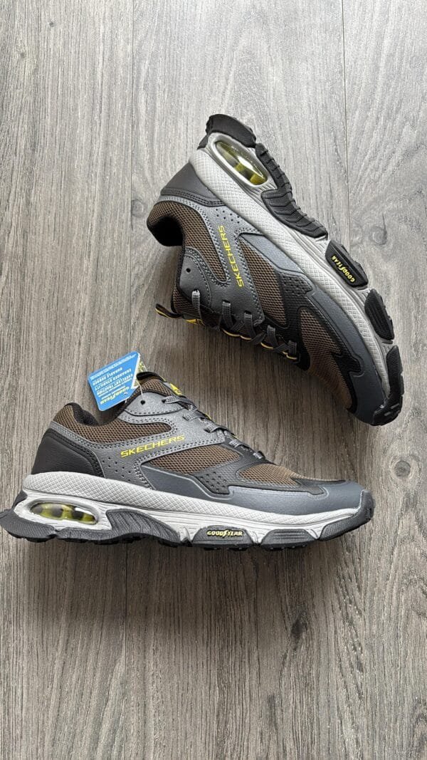 SKECHERS Sleek Envoy