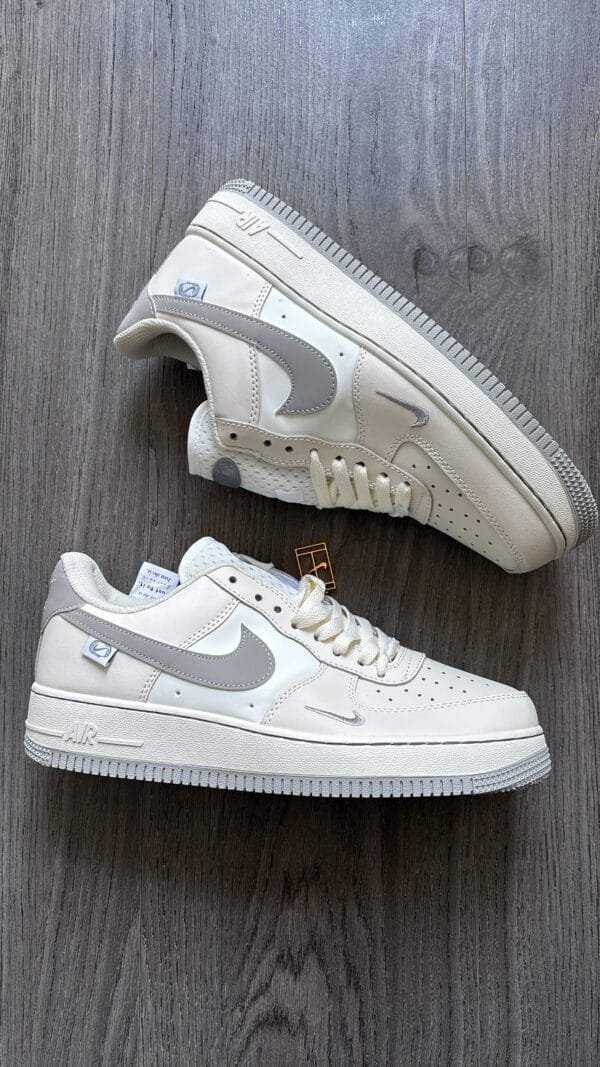 NIKE AirForce One Originals & Customs