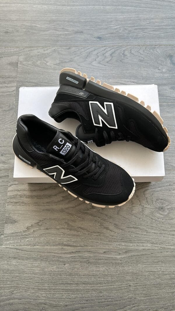 NEW BALANCE RC 1300