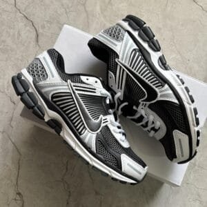 NIKE Vomero 5 Series