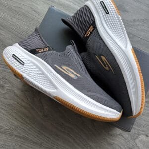 SKECHERS Slip Ins Walking Series