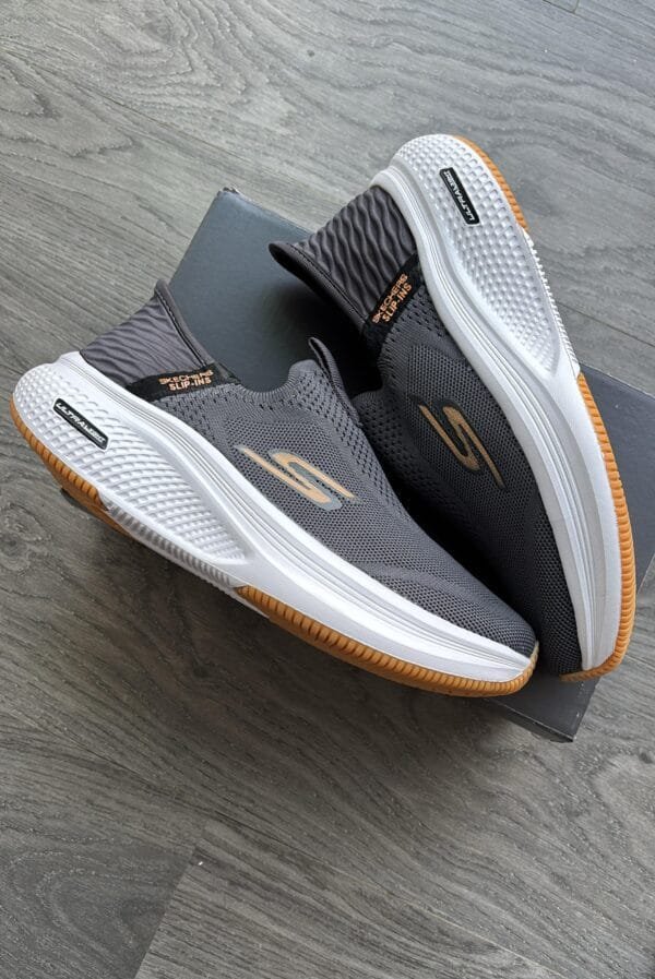 SKECHERS Slip Ins Walking Series