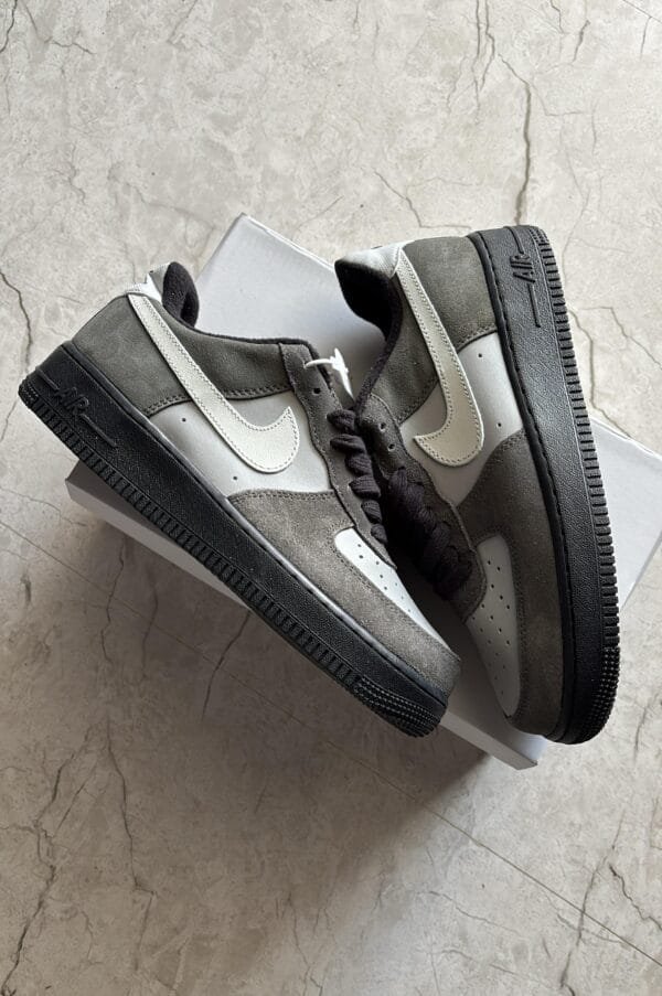 NIKE AirForce One Suede Customs