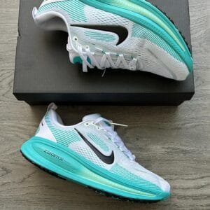 NIKE Zoom Vomero 18 Running