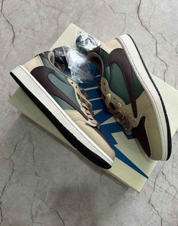 AIR JORDAN X TRAVIS SCOTT One Low Cactus