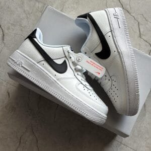 NIKE AirForce One Low Black Swoosh Originals