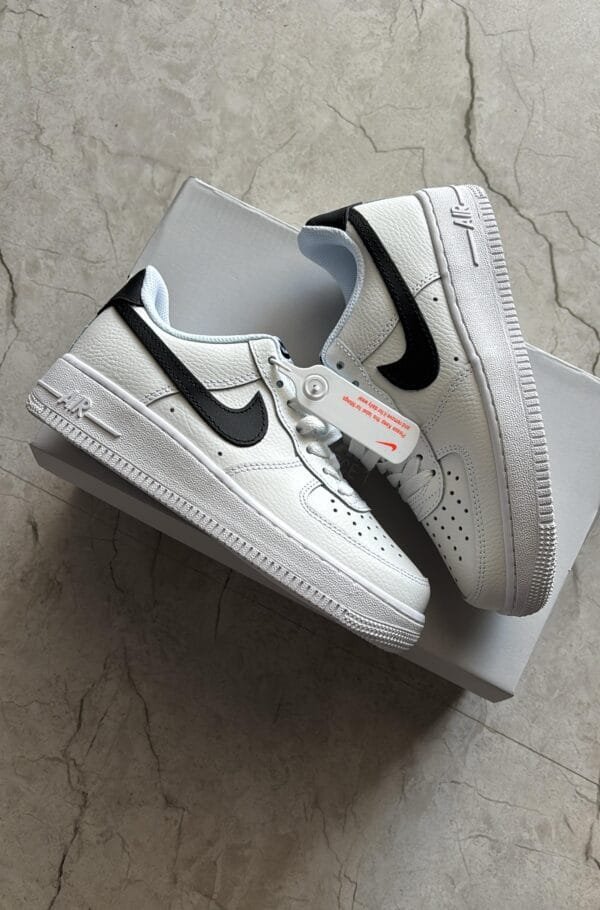 NIKE AirForce One Low Black Swoosh Originals